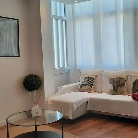 Apartamento Em Alvalade Apartamento *