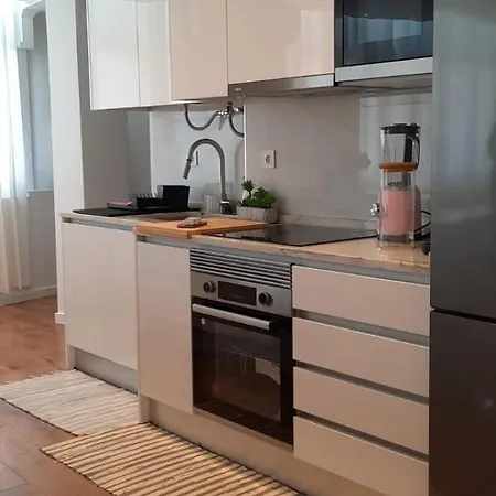 Apartment Apartamento Em Alvalade